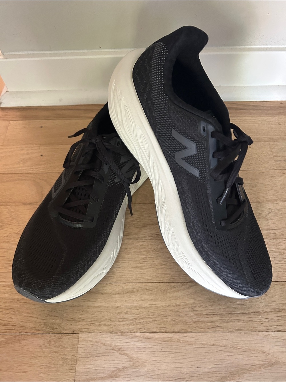 NWOT New Balance Men's Fresh Foam 1080 Black Athletic Shoes, Size 10.5